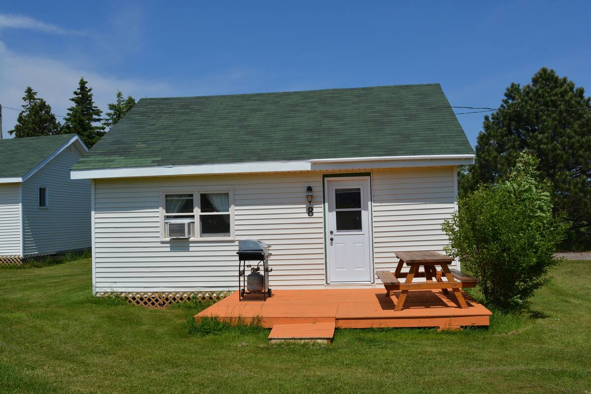 Blackout drapes, iron/ironing board, cribs (surcharge), WiFi (free)