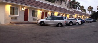Coast Inn