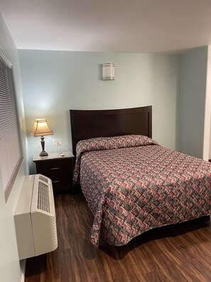 Deluxe Room, 1 Queen Bed