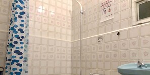 Ilmaiset hygieniatuotteet, hiustenkuivaaja