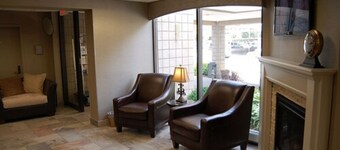 Brentwood Inn & Suites