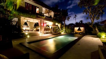 Vila Keluarga, 2 kamar tidur, pemandangan samudra, tepi pantai | Bagian depan properti - sore/malam