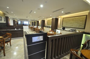 Frühstück, Mittagessen, Abendessen, internationale Küche