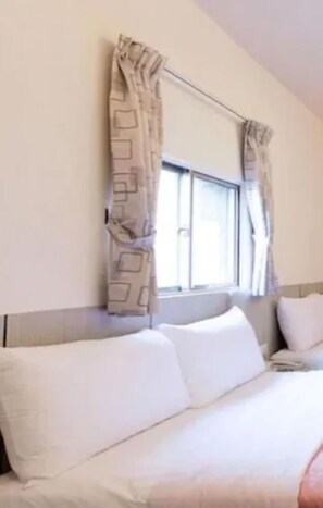 Escrivaninha, Wi-Fi de cortesia, roupa de cama