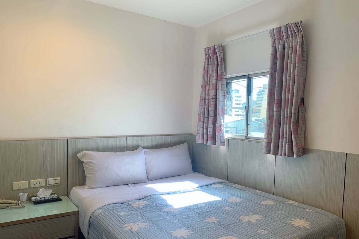 Double Room | Property entrance