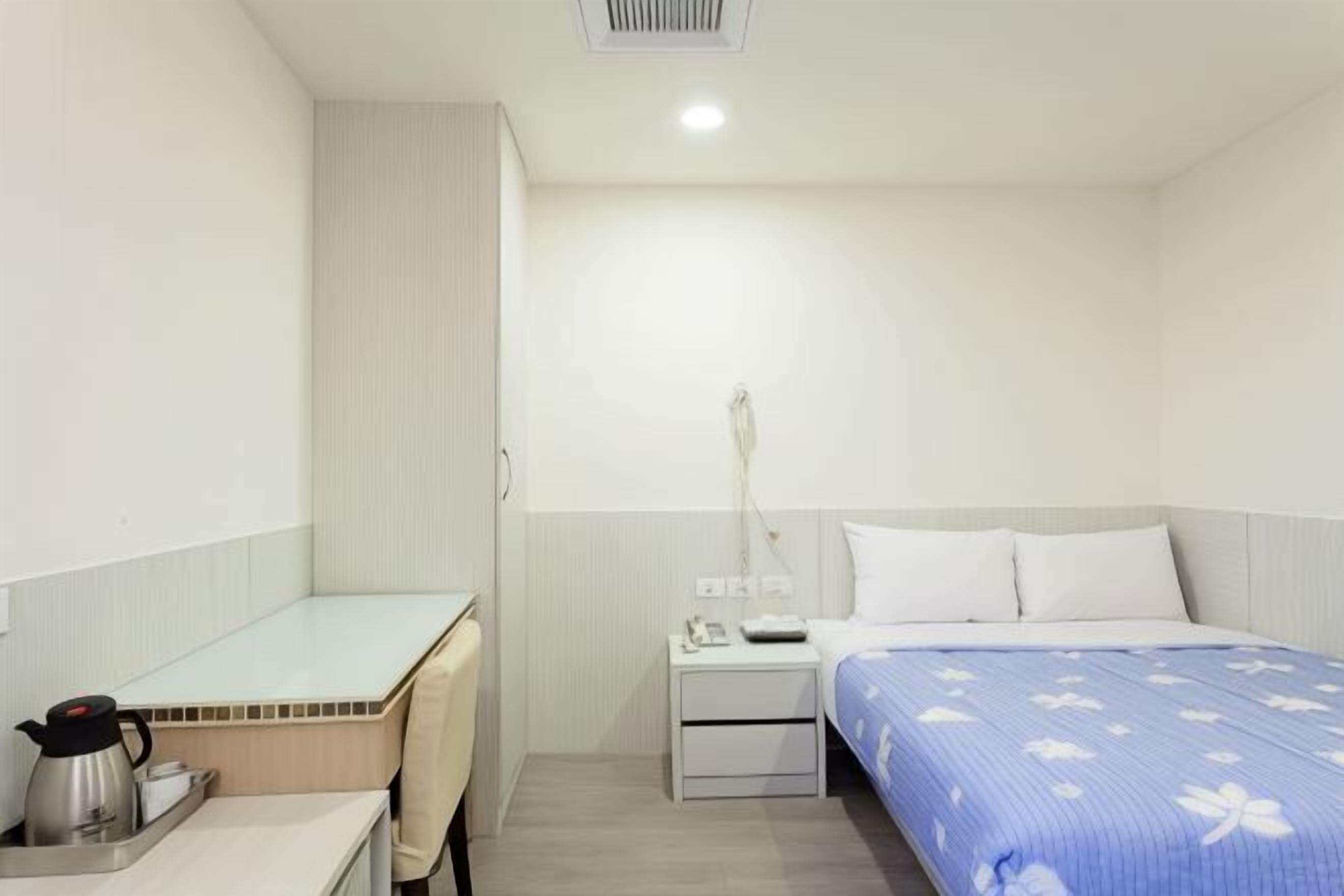 Desk, free WiFi, bed sheets