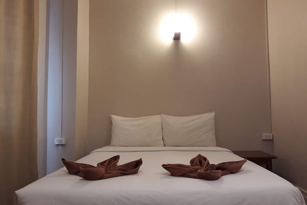 Habitación estándar doble | Caja fuerte, escritorio, wifi gratis