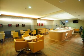 Sudah termasuk sarapan prasmanan setiap hari