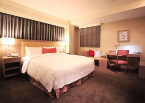 Kamar Standar | Minibar gratis, meja kerja, dan tempat tidur bayi (biaya tambahan)