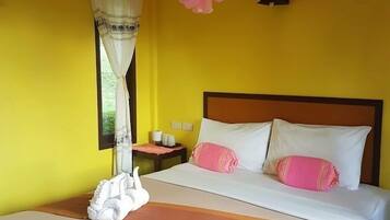 Bungalow with Air Conditioning | Free WiFi, bed sheets