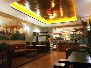 Coin salon dans le hall