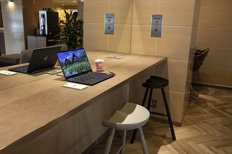 Lobby. Court Hotel Mito