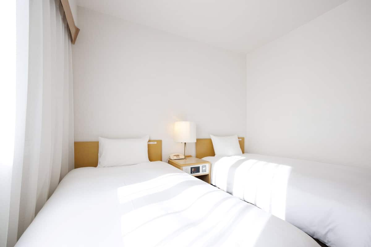 Desk, blackout drapes, iron/ironing board, free WiFi