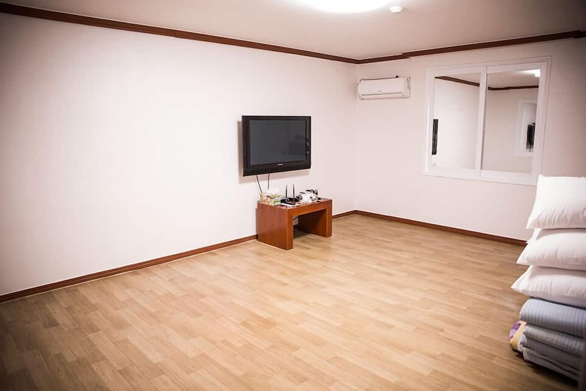 패밀리 콘도, 주방 (2 Ondol Bedrooms) | 책상, 무료 WiFi