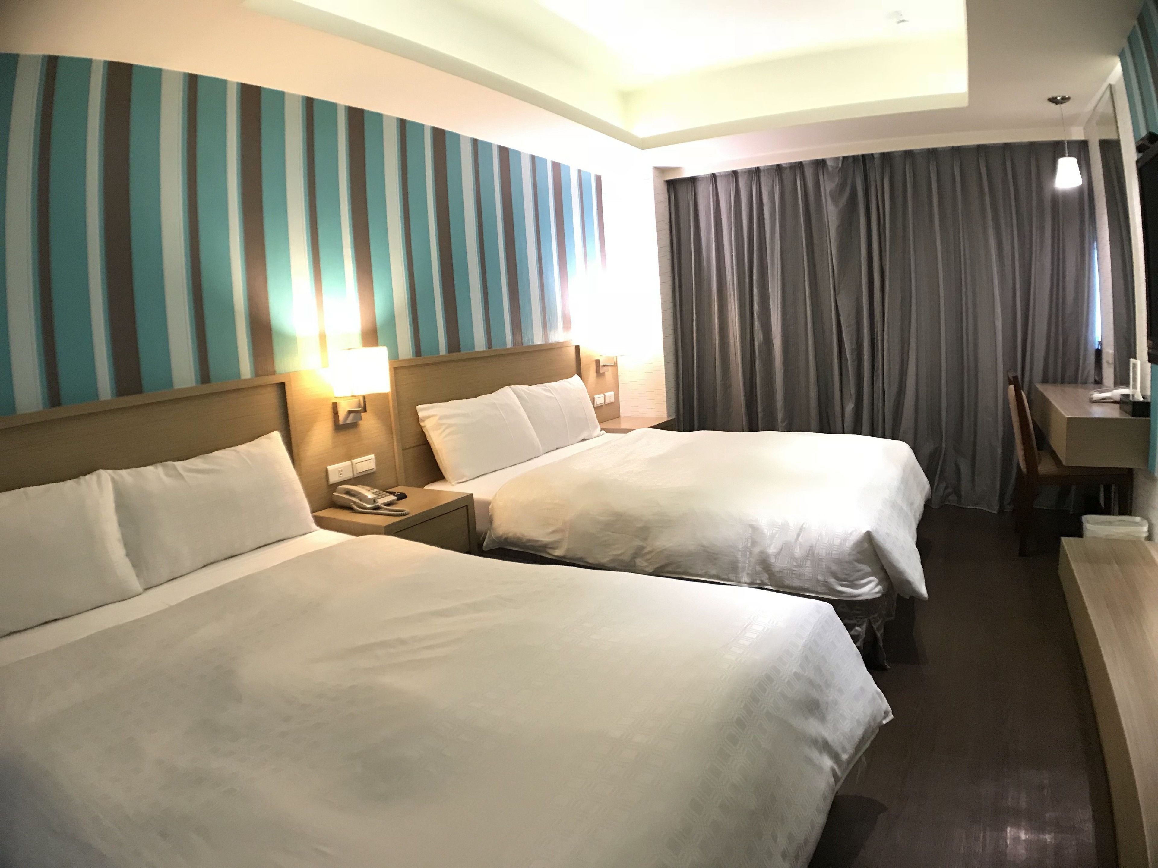 standard quadruple room, 2 double beds, non smoking | desk, free wifi