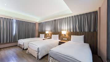 Deluxe Triple Room, Multiple Beds | Desk, free WiFi