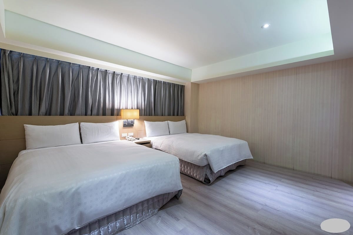 Family Quadruple Room | Desk, free WiFi