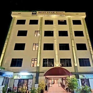 Front of property - Best Star Resort (Langkawi)