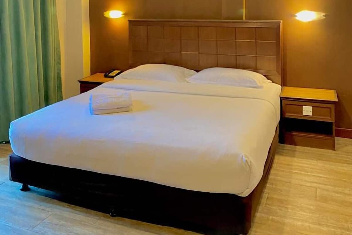 Deluxe Room, Sea View | Beach/ocean view