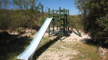 Children’s play area – outdoor