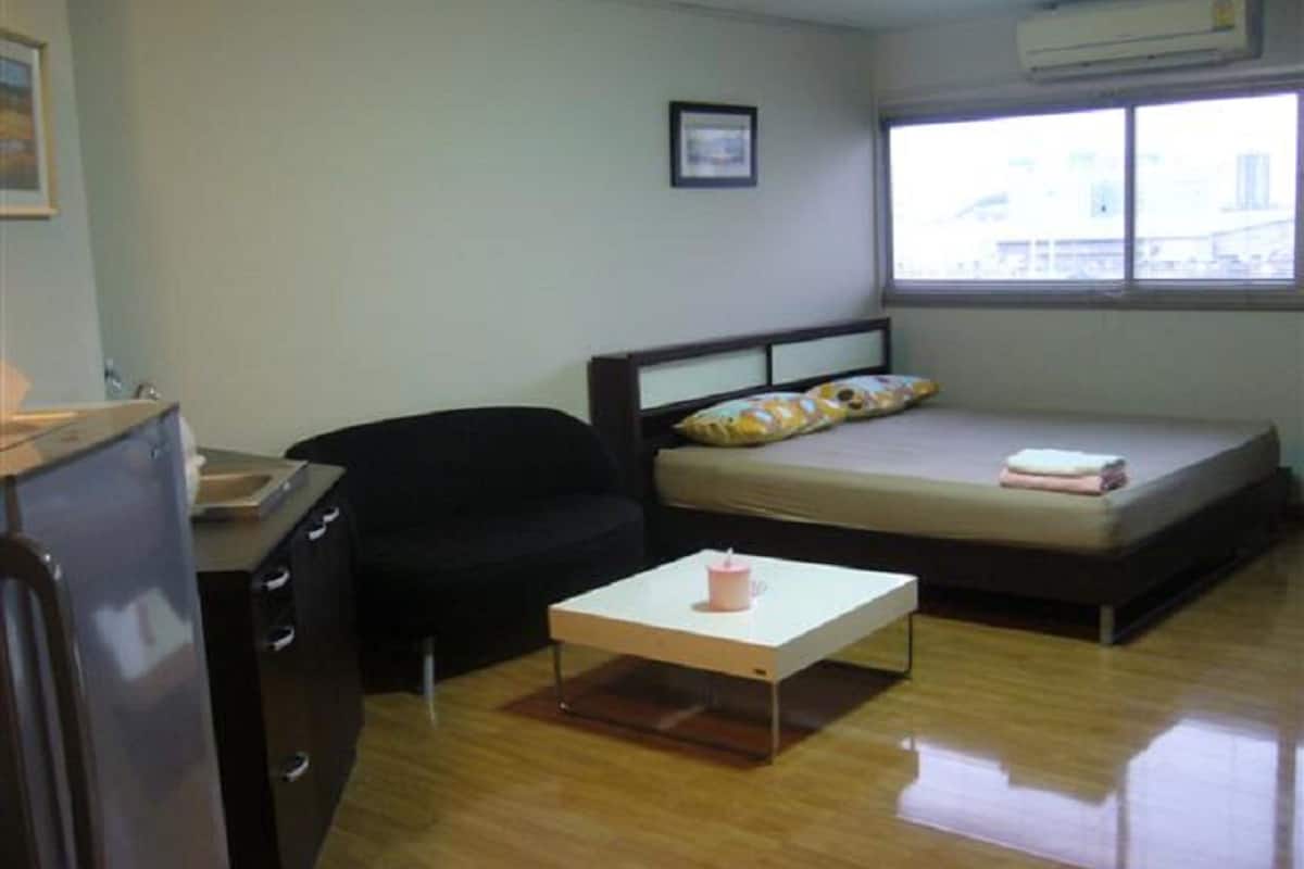 Kamar, ensuite | Meja kerja, setrika/meja setrika, dan tempat tidur lipat/tambahan