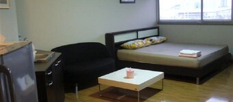 DMK Donmueang Airport Guesthouse
