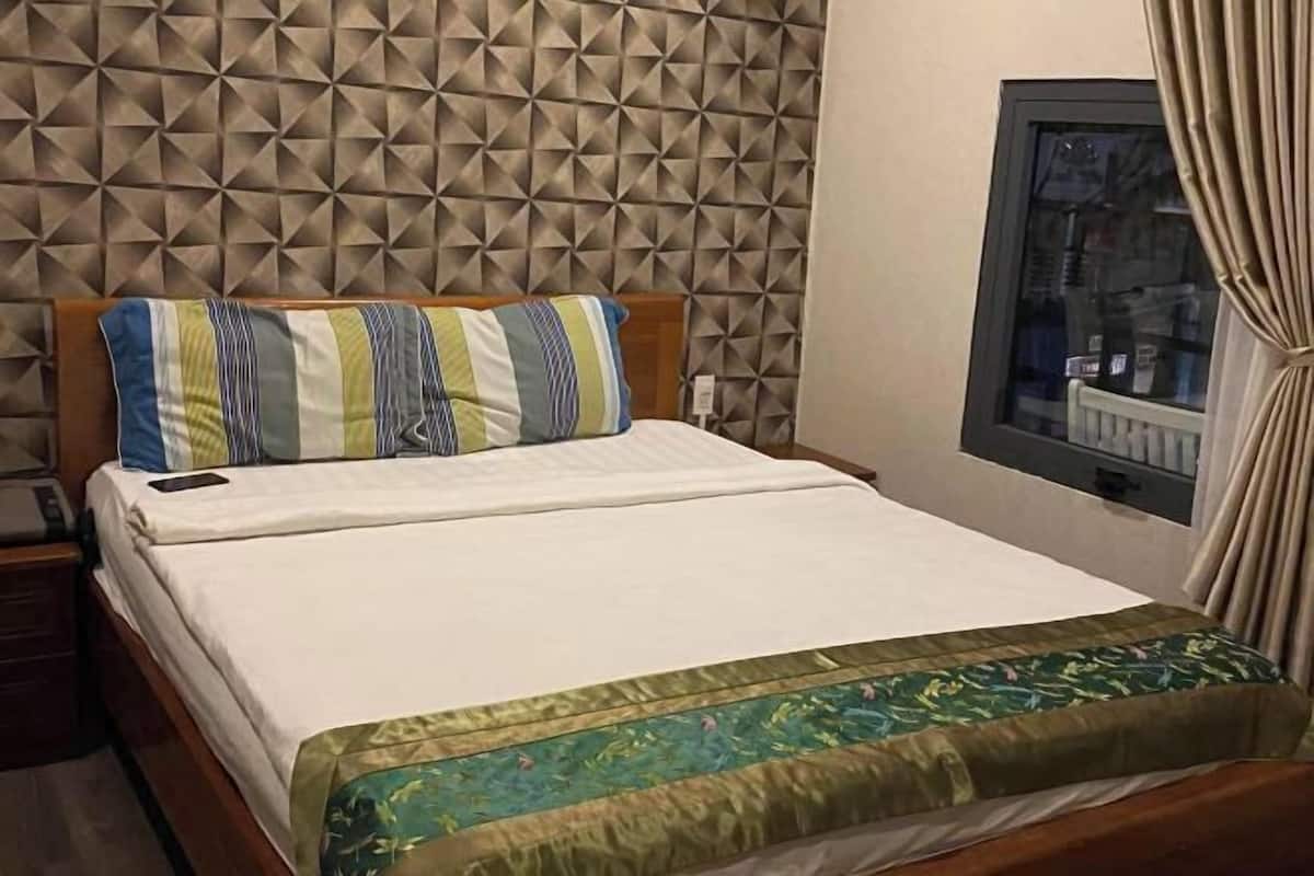 Minibar, in-room safe, soundproofing, free WiFi