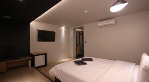 Standard Double Room | Soundproofing, free WiFi - Muri Hotel (Busan)