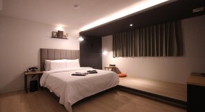 Standard Double Room | Soundproofing, free WiFi - Muri Hotel (Busan)