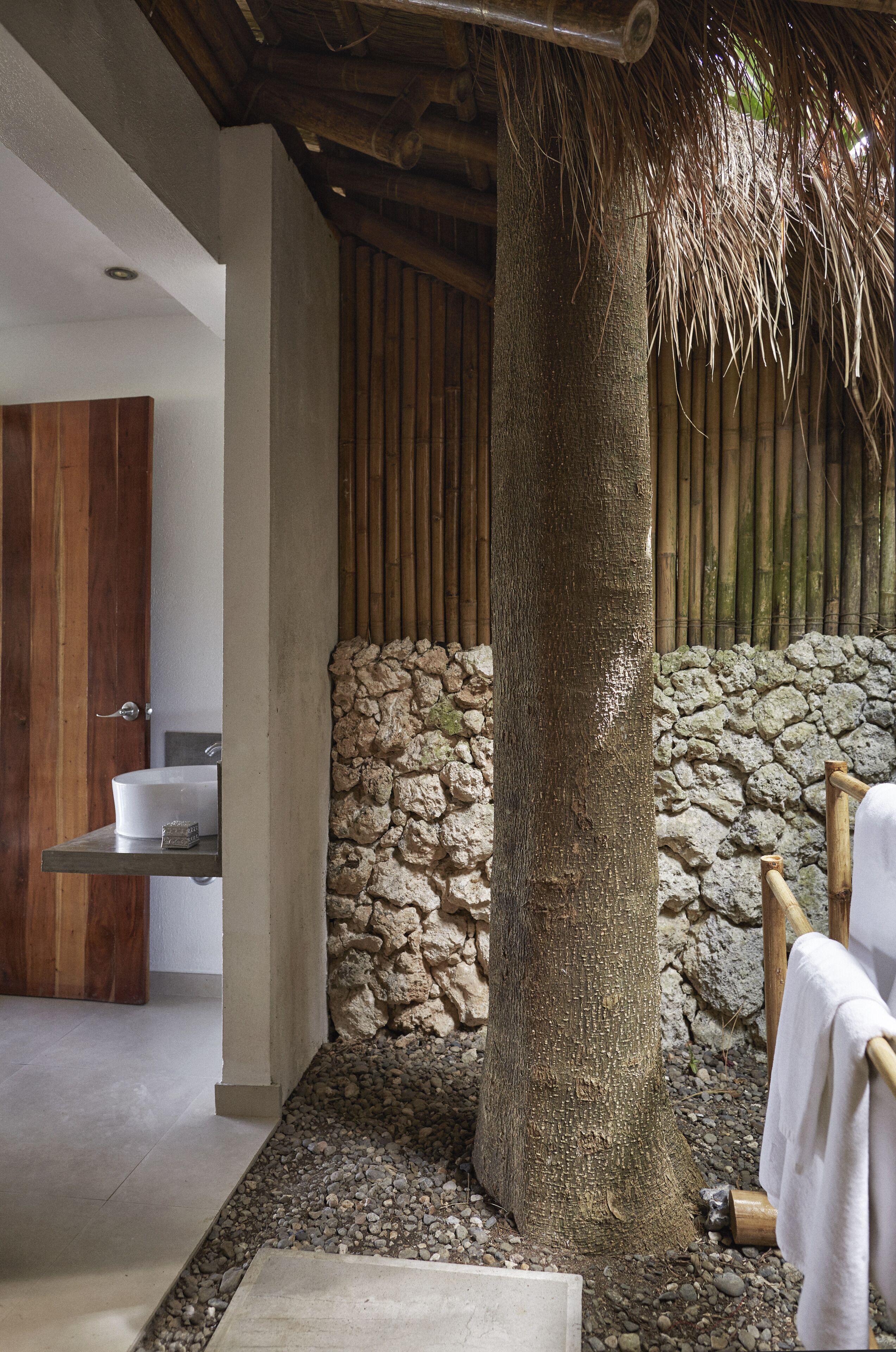 Vila (Sun) | Banheiro | Chuveiro, secador de cabelo, bidê, toalhas de banho