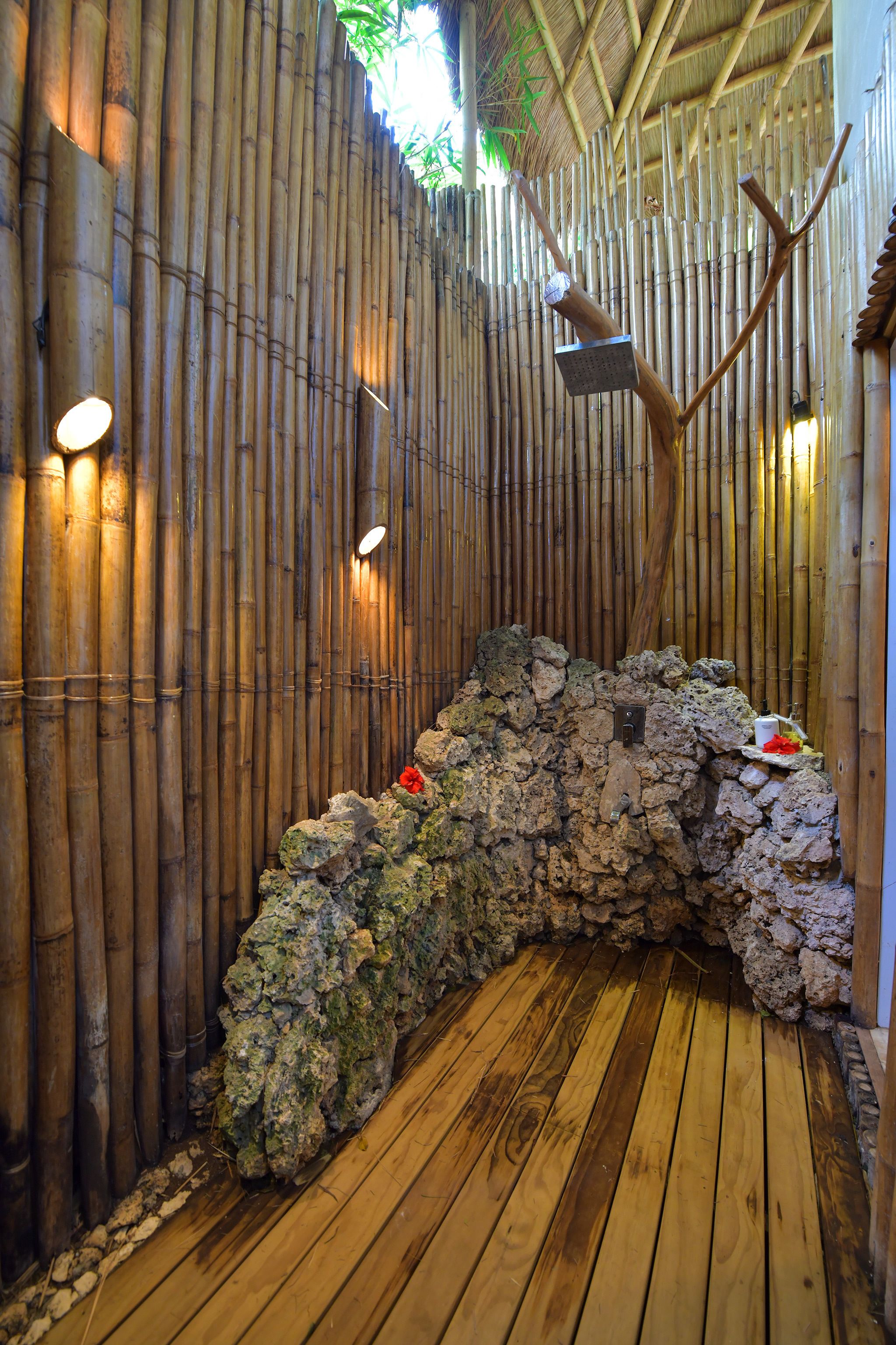 Sand Villa | Bathroom shower