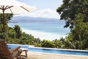 Outdoor pool - Diniview Villa Resort (Boracay Island)