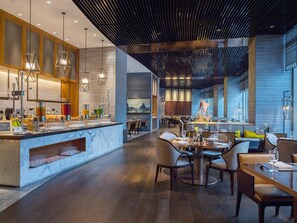 Daily full breakfast (CNY 266 per person)