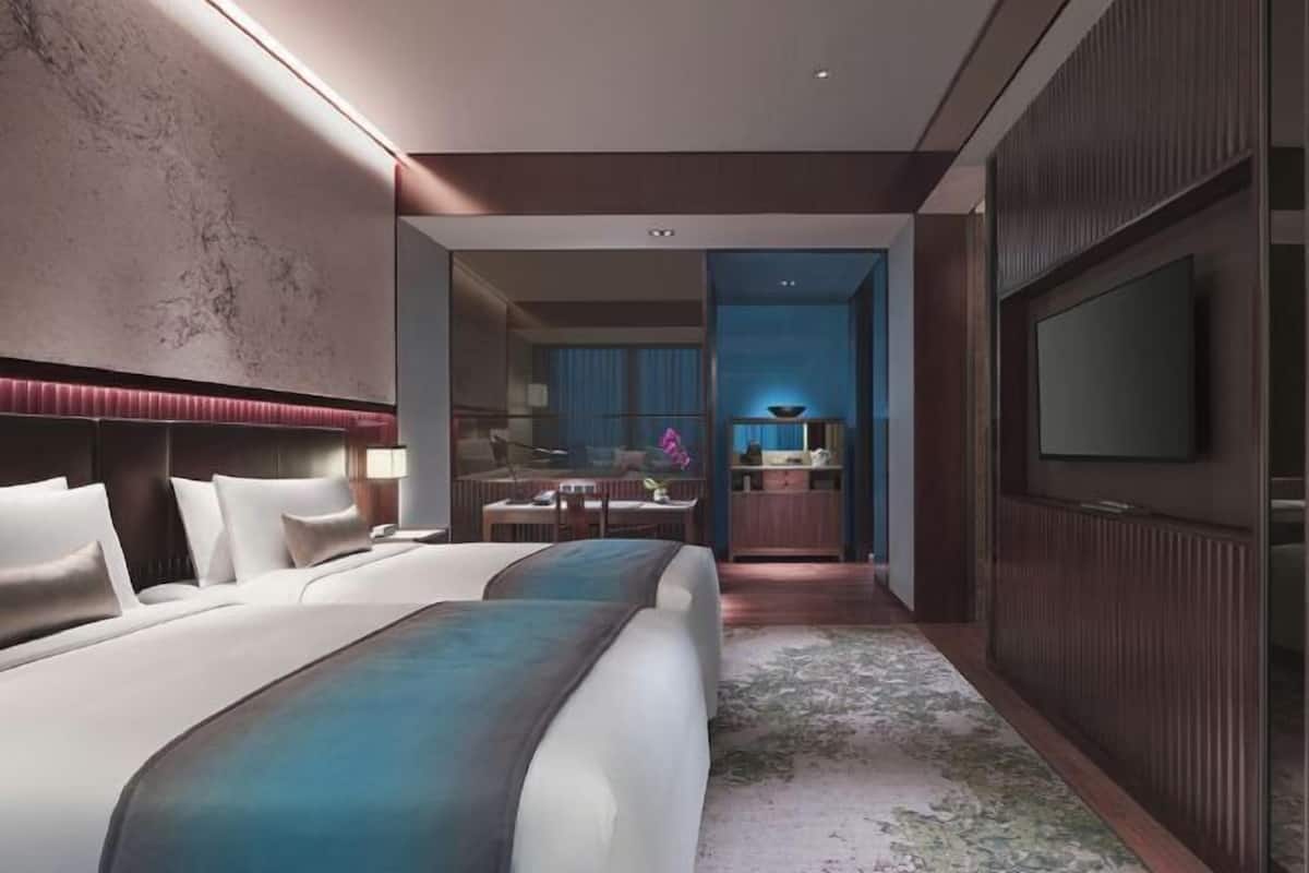 Minibar, in-room safe, desk, blackout drapes