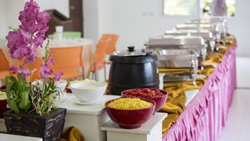 Ferdiglaget frokost hver dag (THB 150.00 per person)