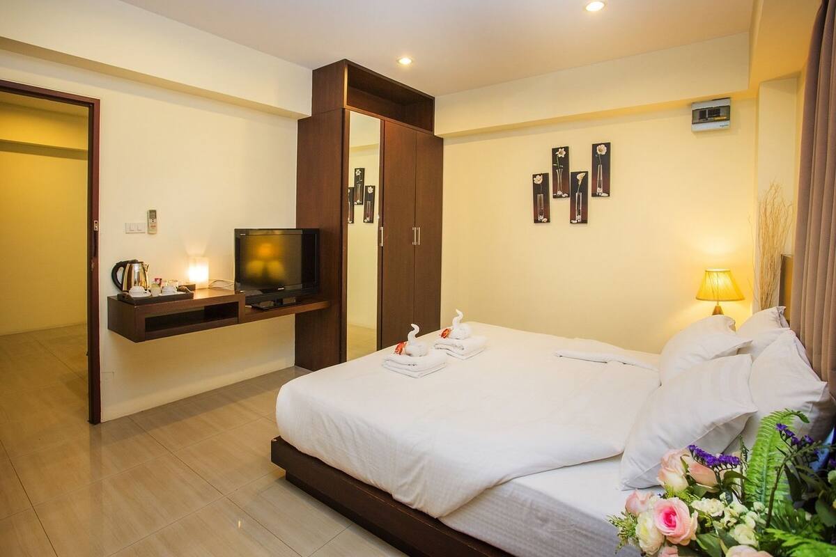 Suite Triple Room  | 책상, 무료 WiFi, 침대 시트