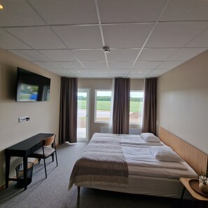 Comfort Double Room | Desk, laptop workspace, iron/ironing board, free WiFi - Nordby Hotell (Stromstad)
