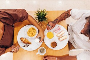 Daily buffet breakfast (EUR 13.28 per person)