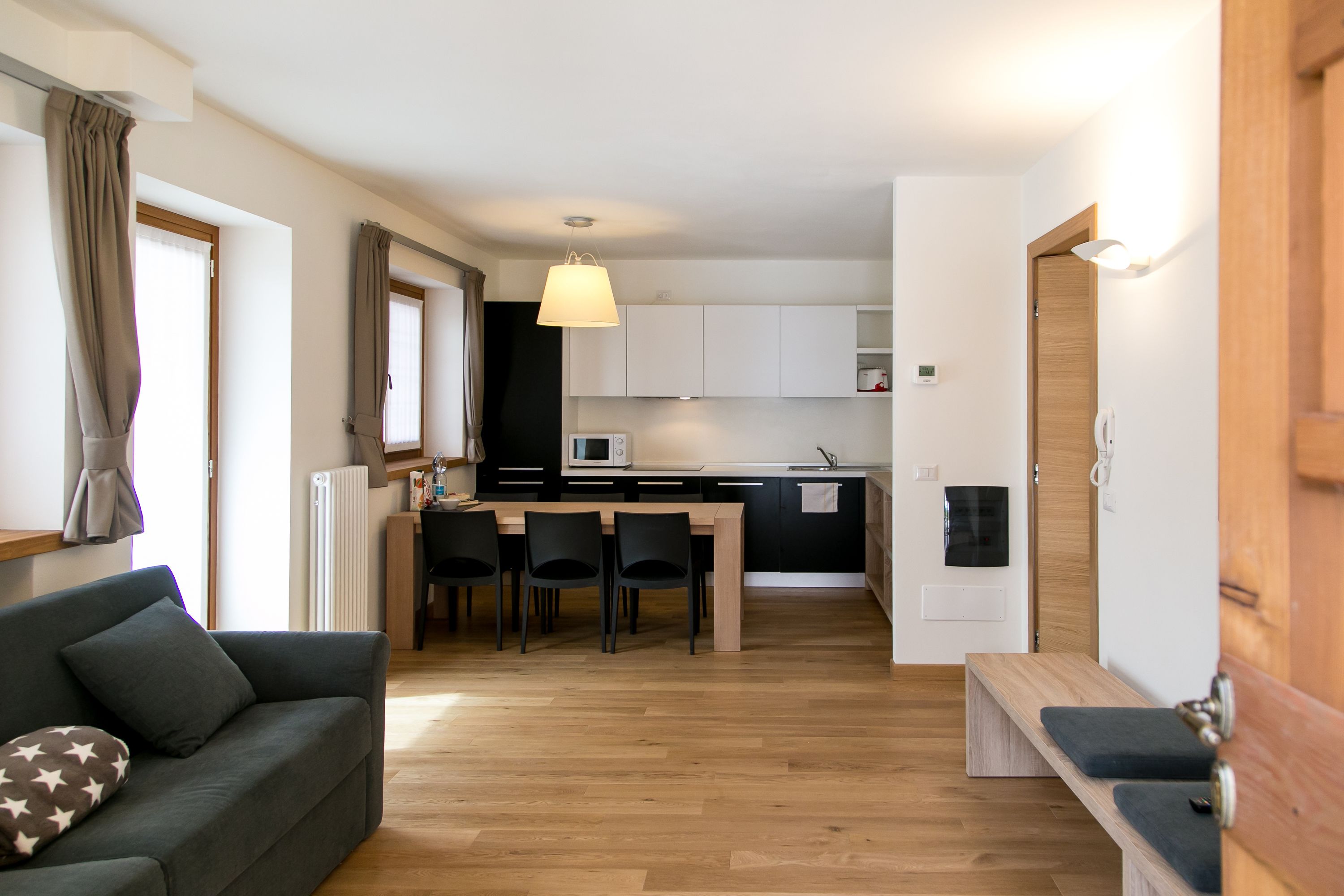 Familienapartment, 2 Schlafzimmer, Küche, Bergblick | Schallisolierte Zimmer, kostenloses WLAN, Rollstuhlgeeignet