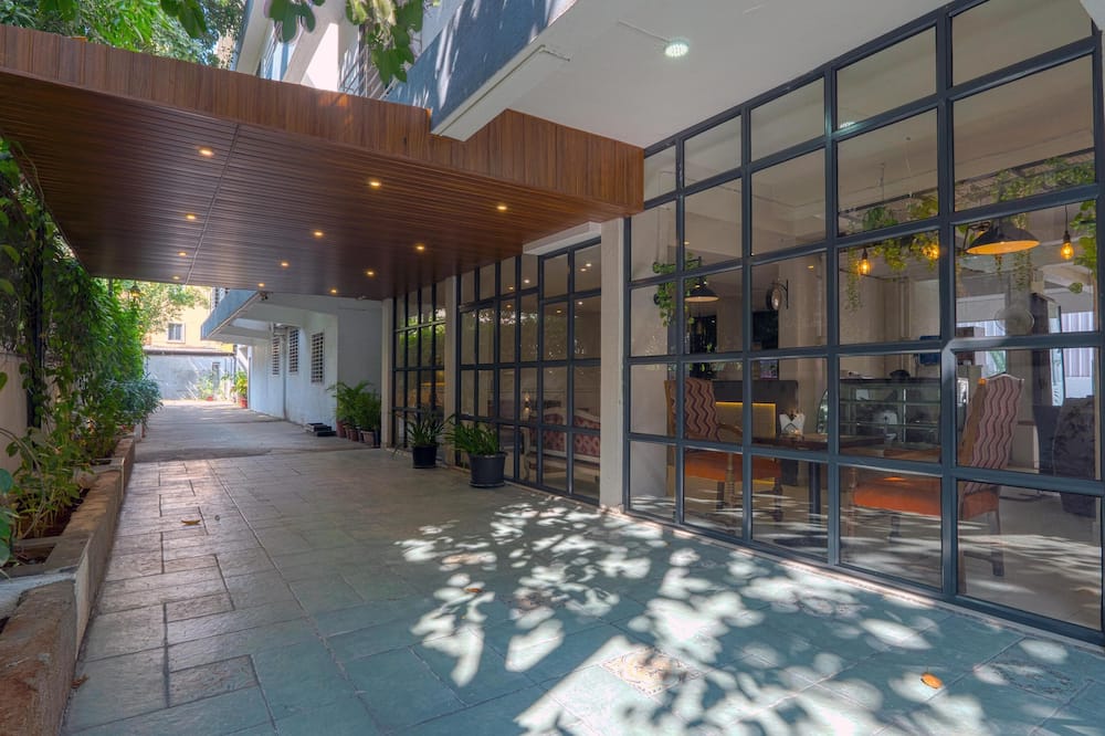 MAGNUS AERITH STUDIOS, EXECUTIVE RESIDENCES