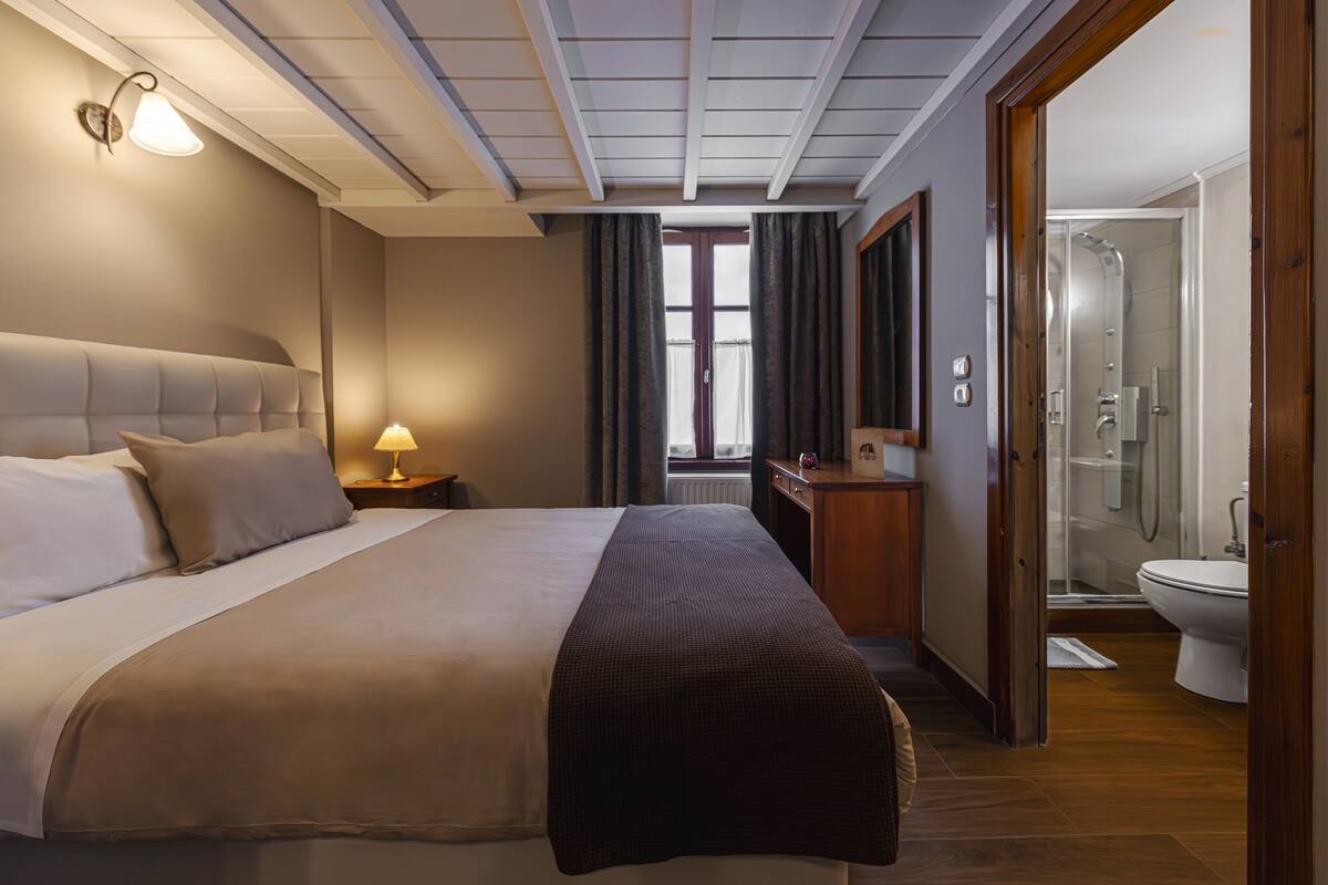 family duplex | iron/ironing board, free cots/infant beds, free wifi, bed sheets