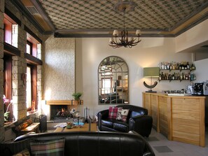 Lounge - Ef Zin Studios & Suites (Distomo-Arachova-Antikyra)