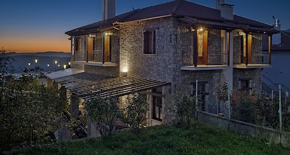 Ef Zin Studios & Suites