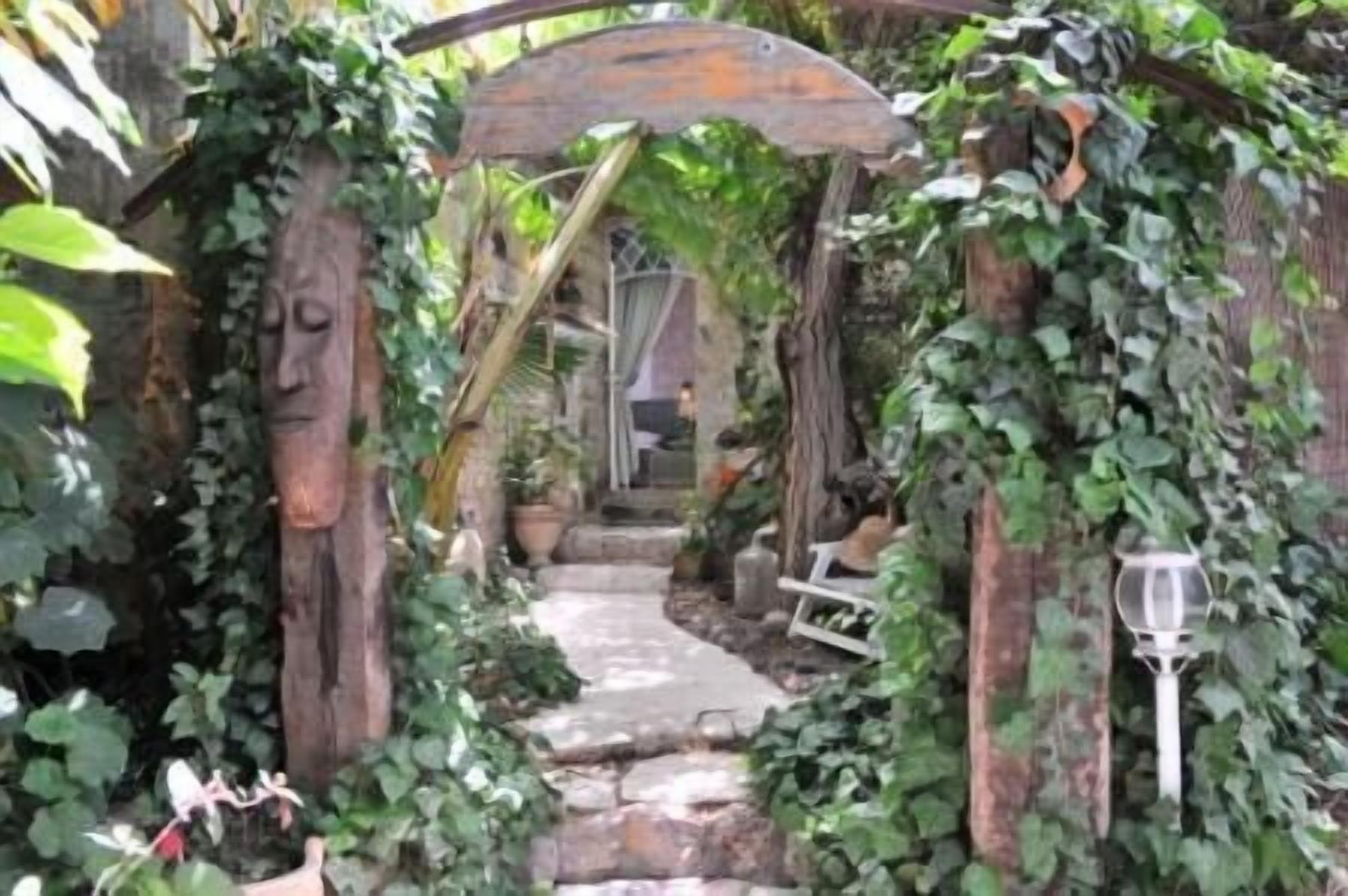 Orchard suite | Premium bedding, desk, blackout drapes, iron/ironing board