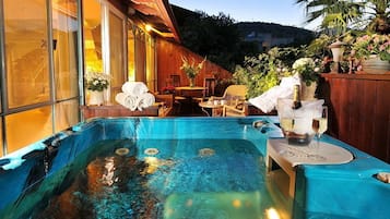 Suite Royal | Tina de hidromasaje al aire libre