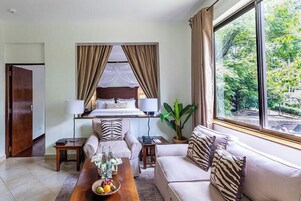 Ropa de cama de alta calidad y minibar 