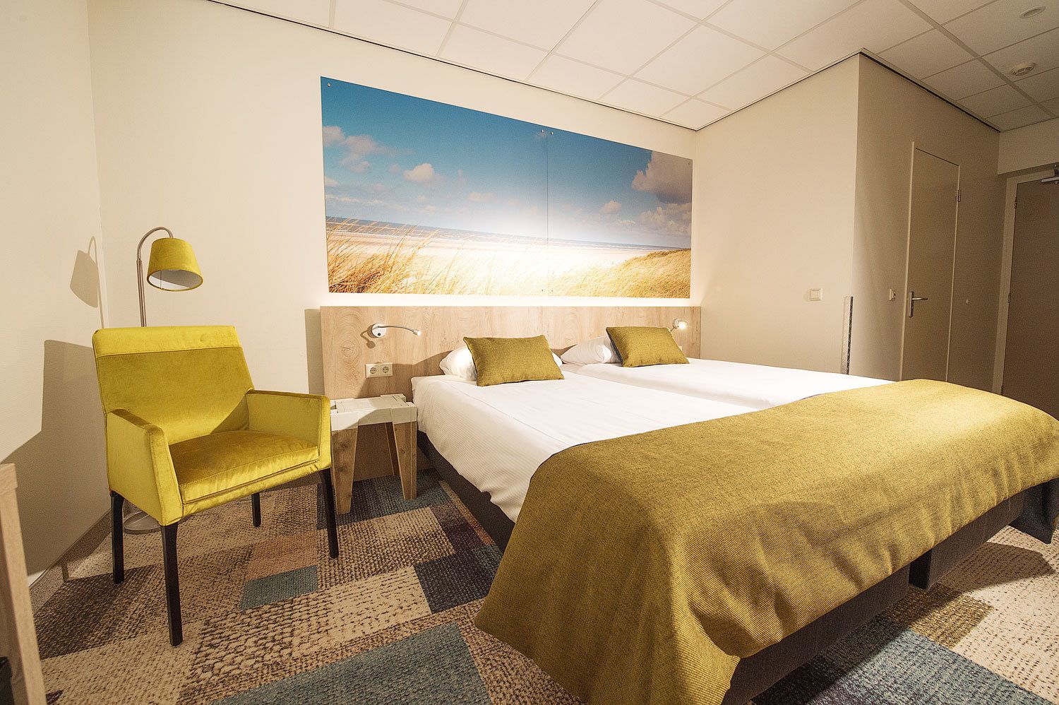 economy room, 2 single beds ( souterrain) | premium bedding, in-room safe, desk, cots/infant beds