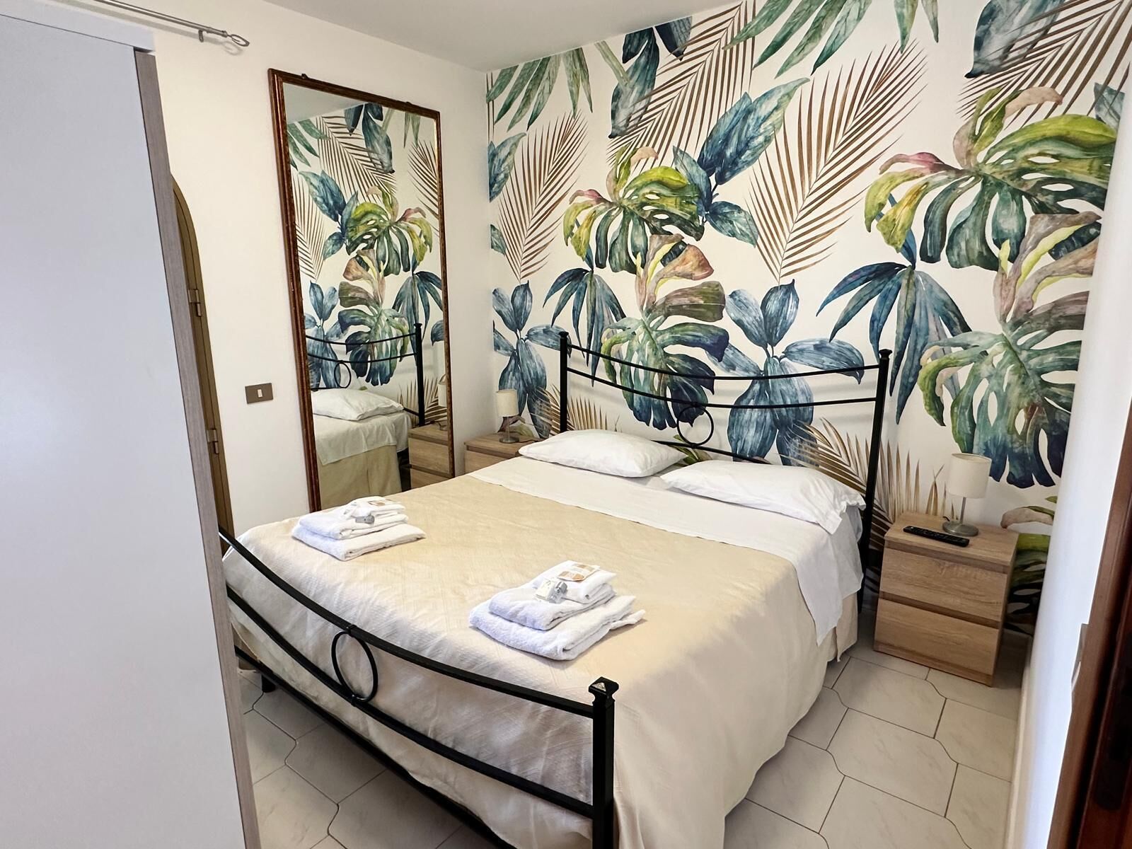 Classic Condo, 2 Bedrooms