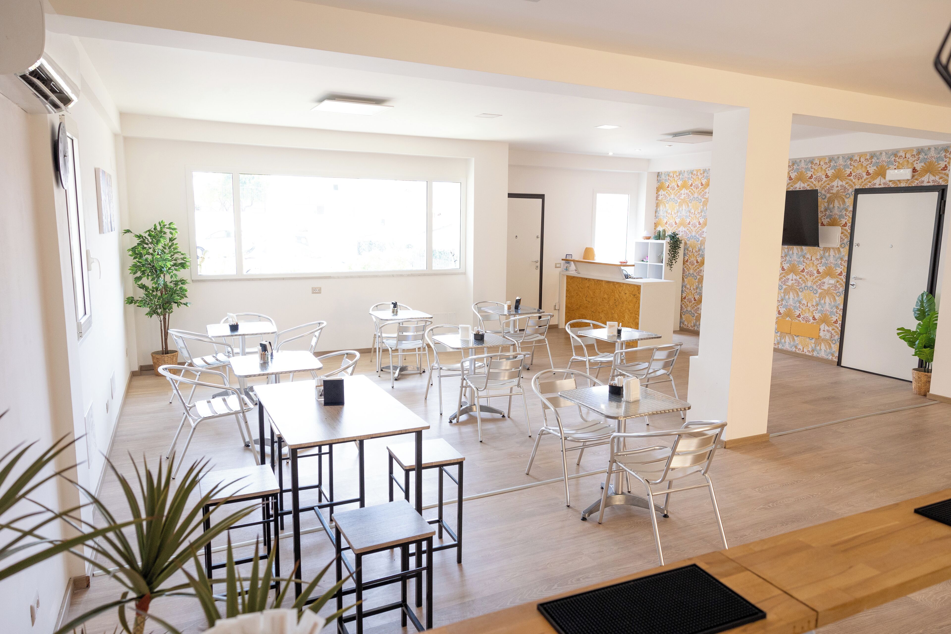 Tägliches Frühstücksbuffet (7 EUR pro Person)