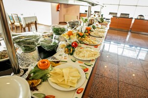 Desayuno buffet incluido todos los días 